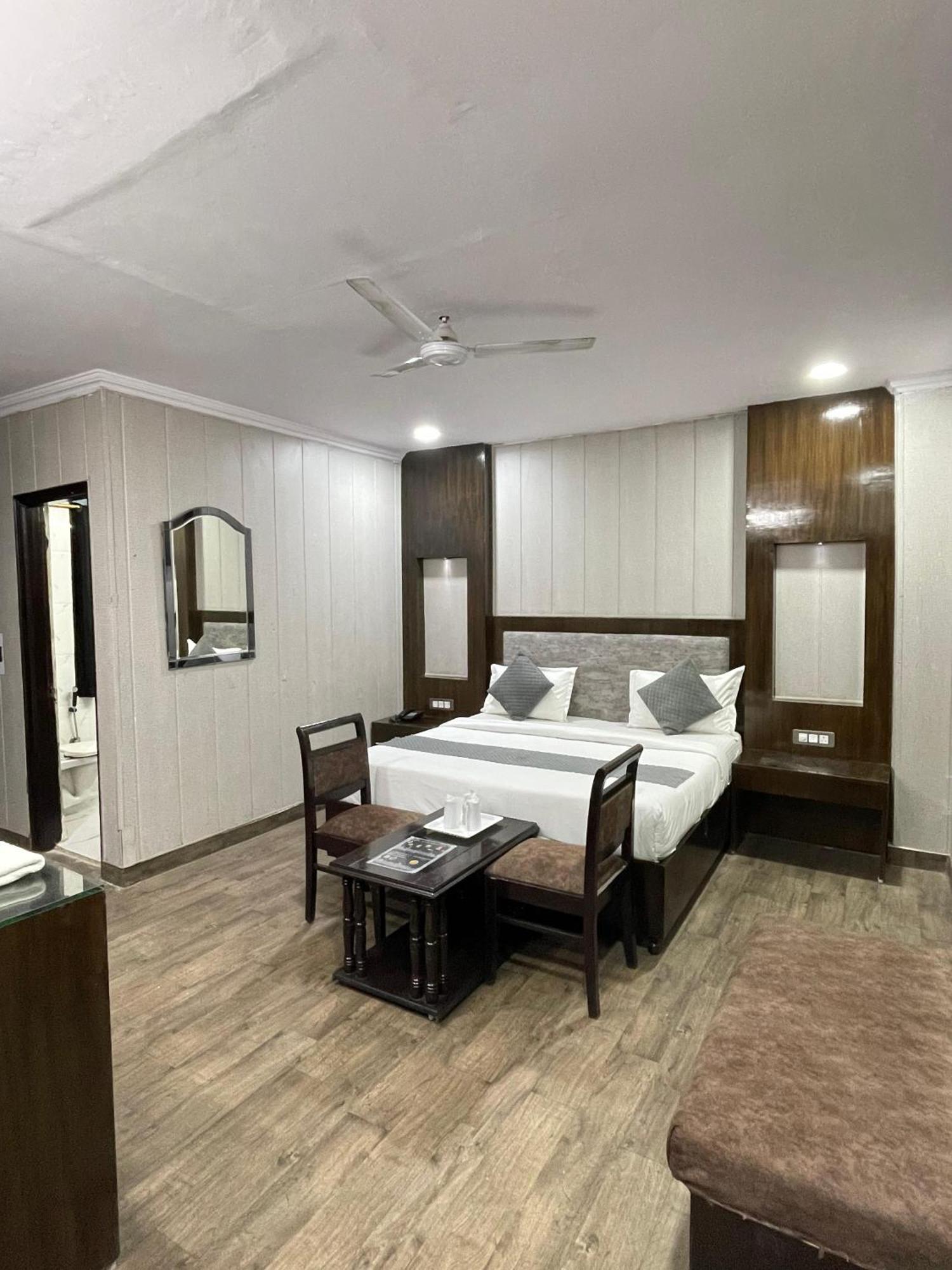 Hotel Radiance Dillí Exteriér fotografie