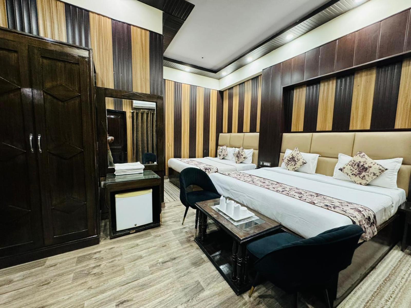 Hotel Radiance Dillí Exteriér fotografie