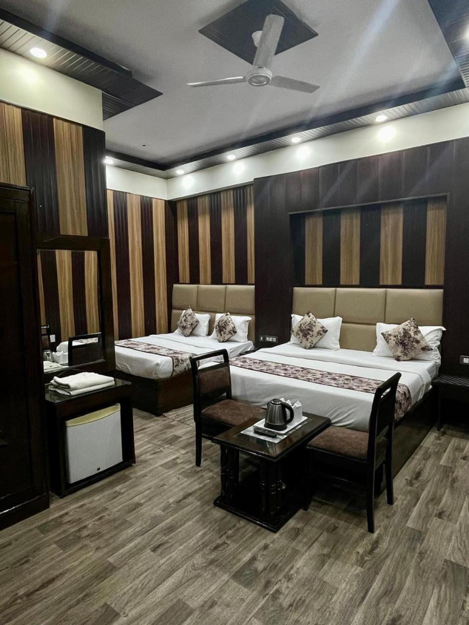 Hotel Radiance Dillí Exteriér fotografie