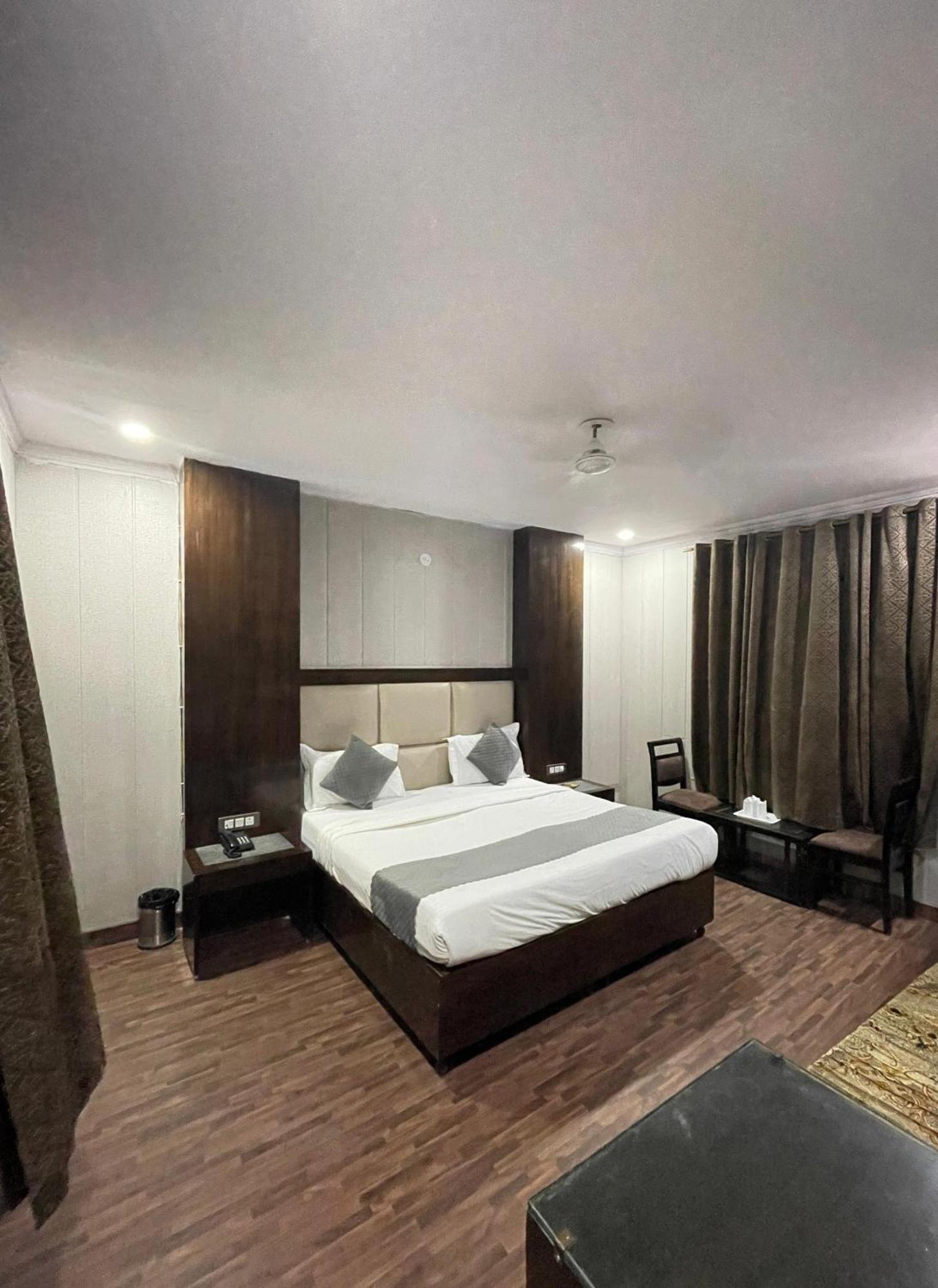Hotel Radiance Dillí Exteriér fotografie